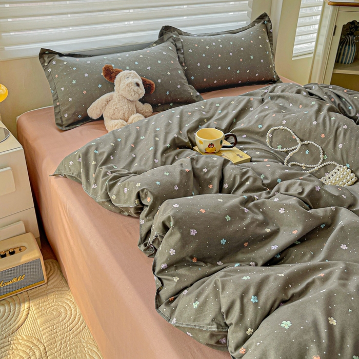 91家纺网 家纺一手货源 找家纺 布可家纺 2025新款水洗磨毛时尚印花四件套 浆果灰