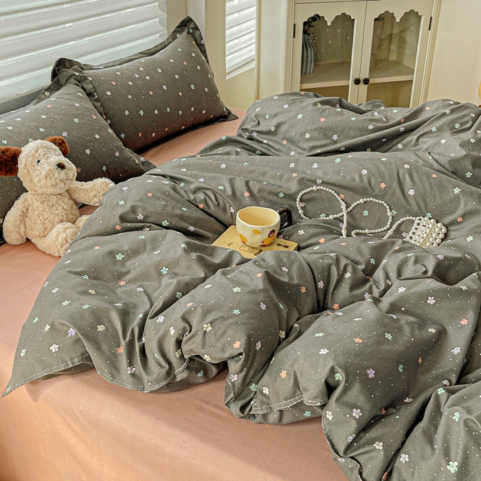 91家纺网 家纺一手货源 找家纺 布可家纺 2025新款水洗磨毛时尚印花四件套 浆果灰