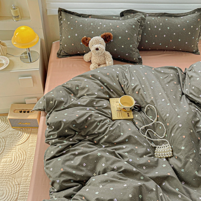 91家纺网 家纺一手货源 找家纺 布可家纺 2025新款水洗磨毛时尚印花四件套 浆果灰