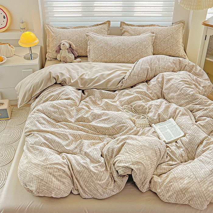 91家纺网 家纺一手货源 找家纺 布可家纺 2025新款水洗磨毛时尚印花四件套 麻花格