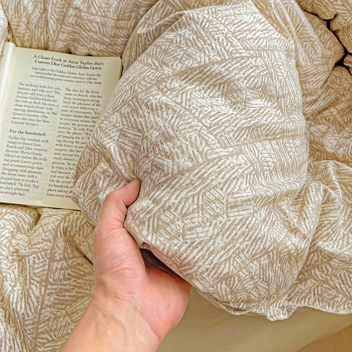 91家纺网 家纺一手货源 找家纺 布可家纺 2025新款水洗磨毛时尚印花四件套 麻花格