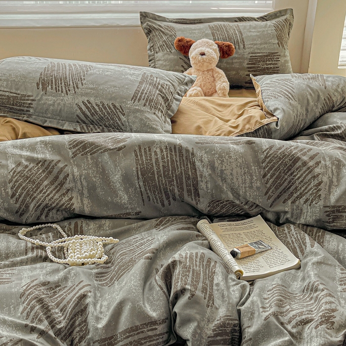 91家纺网 家纺一手货源 找家纺 布可家纺 2025新款水洗磨毛时尚印花四件套 米卡格-灰