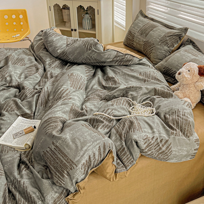 91家纺网 家纺一手货源 找家纺 布可家纺 2025新款水洗磨毛时尚印花四件套 米卡格-灰