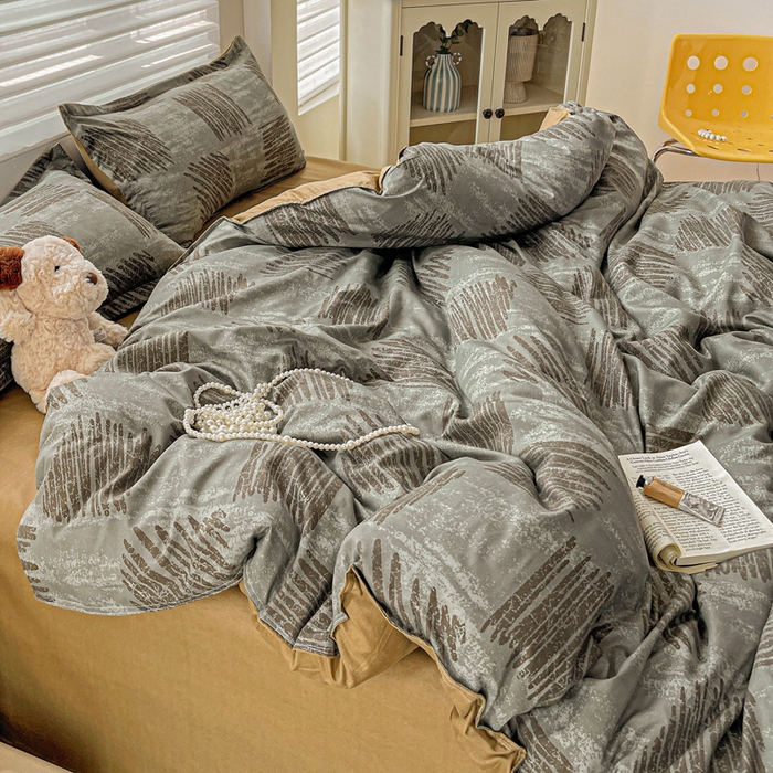 91家纺网 家纺一手货源 找家纺 布可家纺 2025新款水洗磨毛时尚印花四件套 米卡格-灰