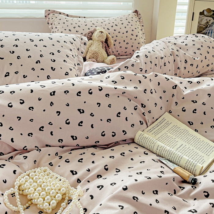 91家纺网 家纺一手货源 找家纺 布可家纺 2025新款水洗磨毛时尚印花四件套 小时代