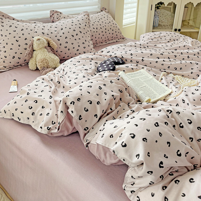 91家纺网 家纺一手货源 找家纺 布可家纺 2025新款水洗磨毛时尚印花四件套 小时代