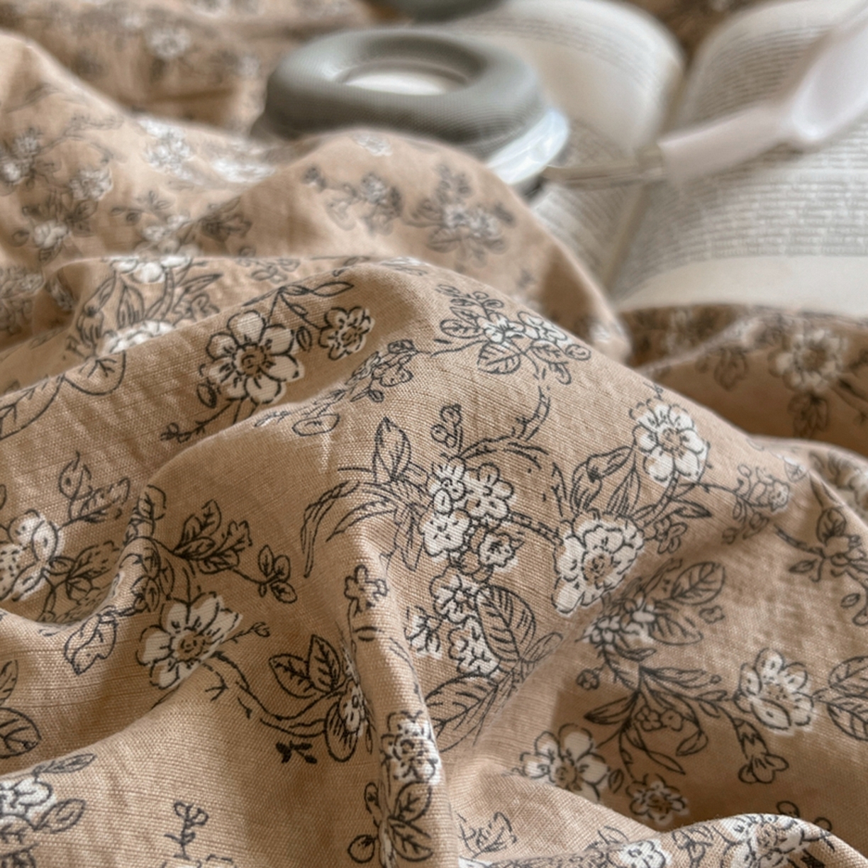 91家纺网 家纺一手货源 找家纺 妖妖家纺 2025新款云感双层纱四件套 花间语