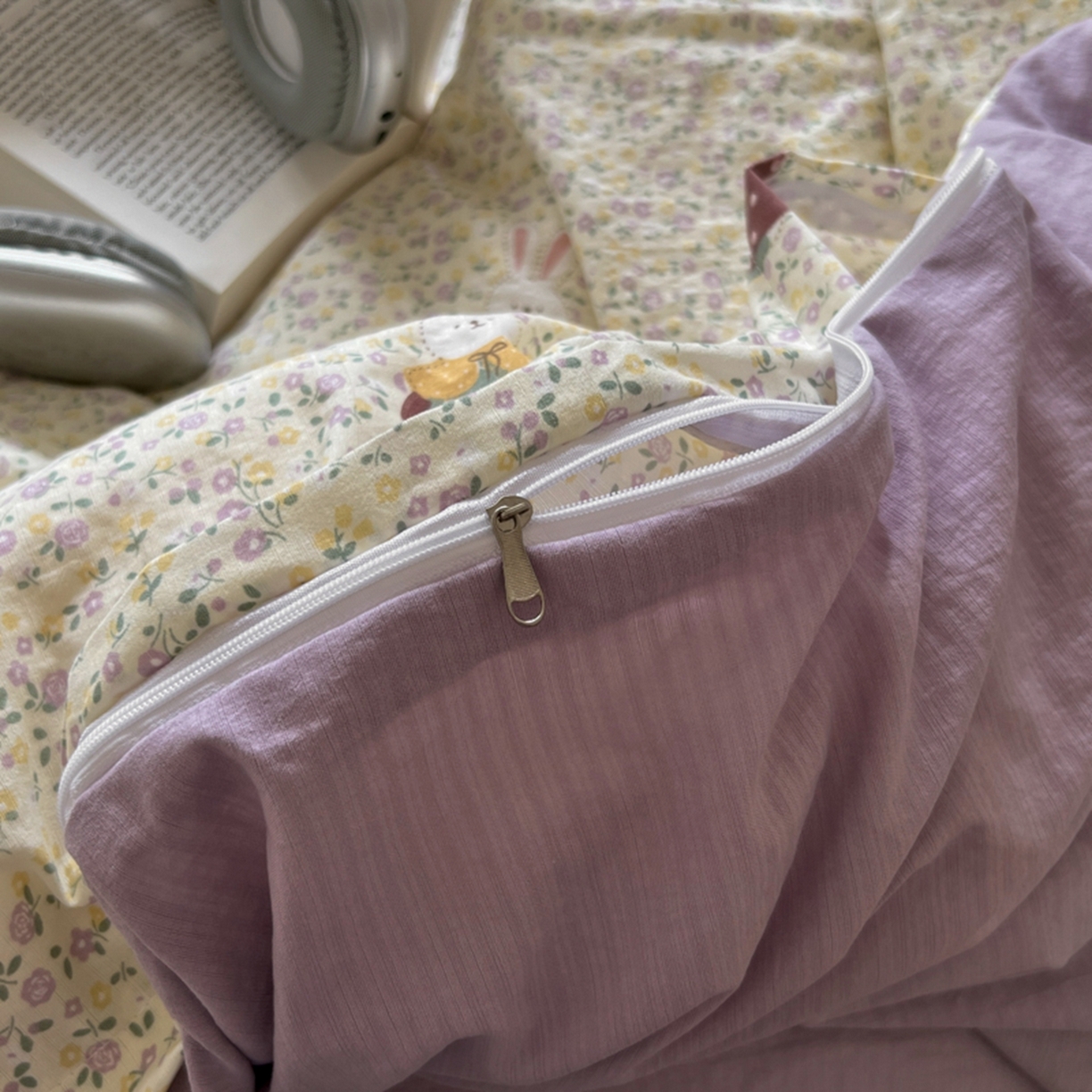 91家纺网 家纺一手货源 找家纺 妖妖家纺 2025新款云感双层纱四件套 花语兔