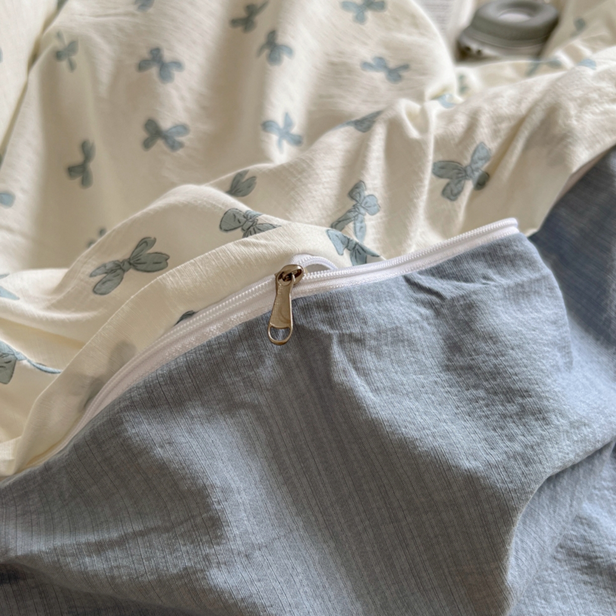 91家纺网 家纺一手货源 找家纺 妖妖家纺 2025新款云感双层纱四件套 蓝结飘飘