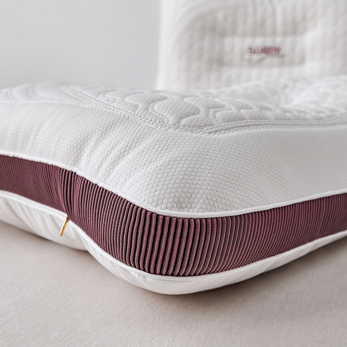 91家纺网 家纺一手货源 找家纺 蝶飞舞 2025新款5D悬浮酒店护颈助眠枕头枕芯高档按摩枕 酒红边 48*74cm