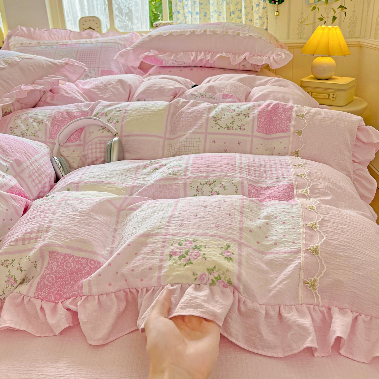 91家纺网 家纺一手货源 找家纺 娜娜 2025新款云感双层纱四件套 博洛花集