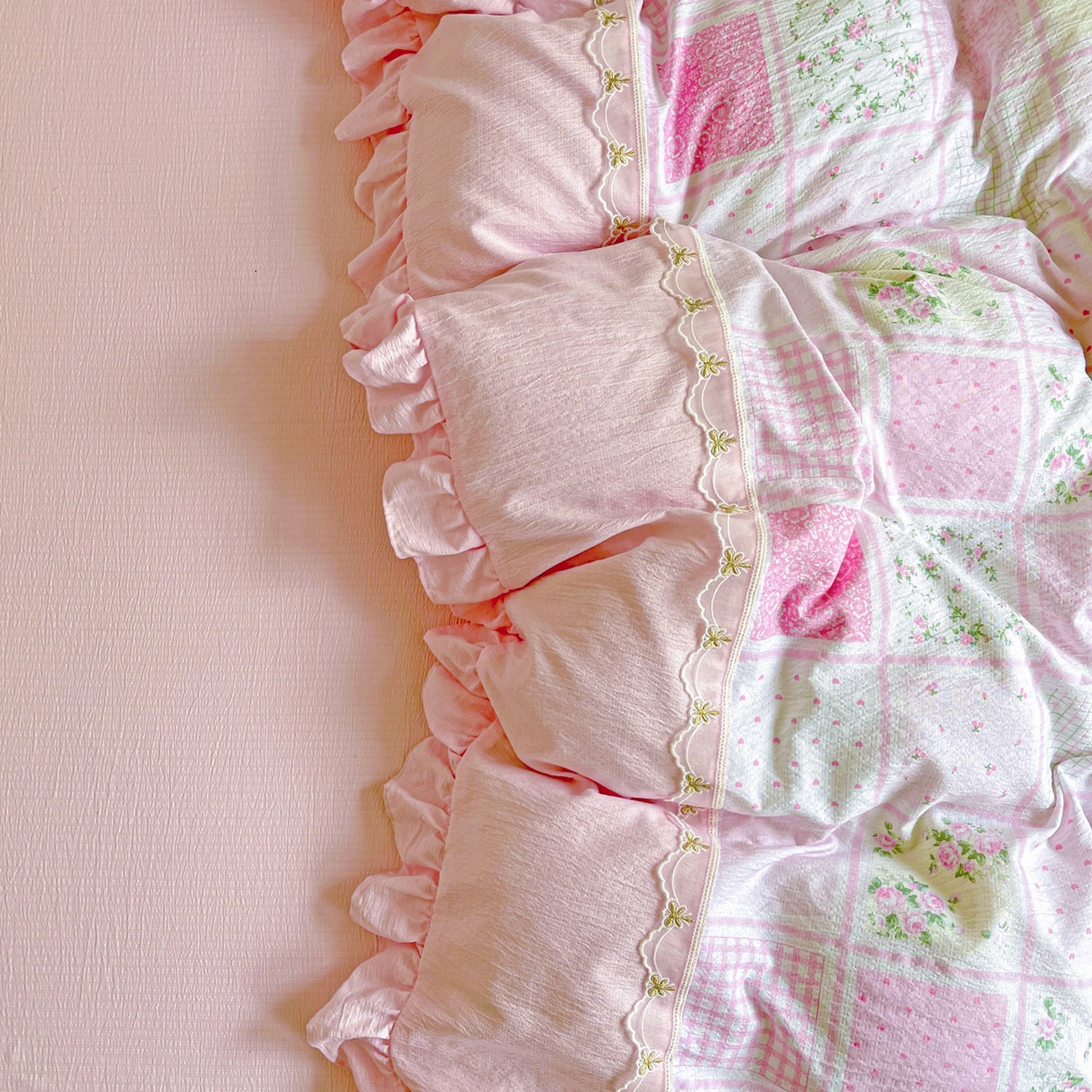 91家纺网 家纺一手货源 找家纺 娜娜 2025新款云感双层纱四件套 博洛花集