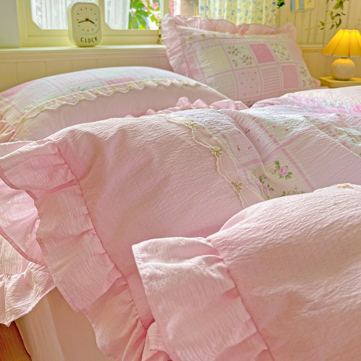 91家纺网 家纺一手货源 找家纺 娜娜 2025新款云感双层纱四件套 博洛花集