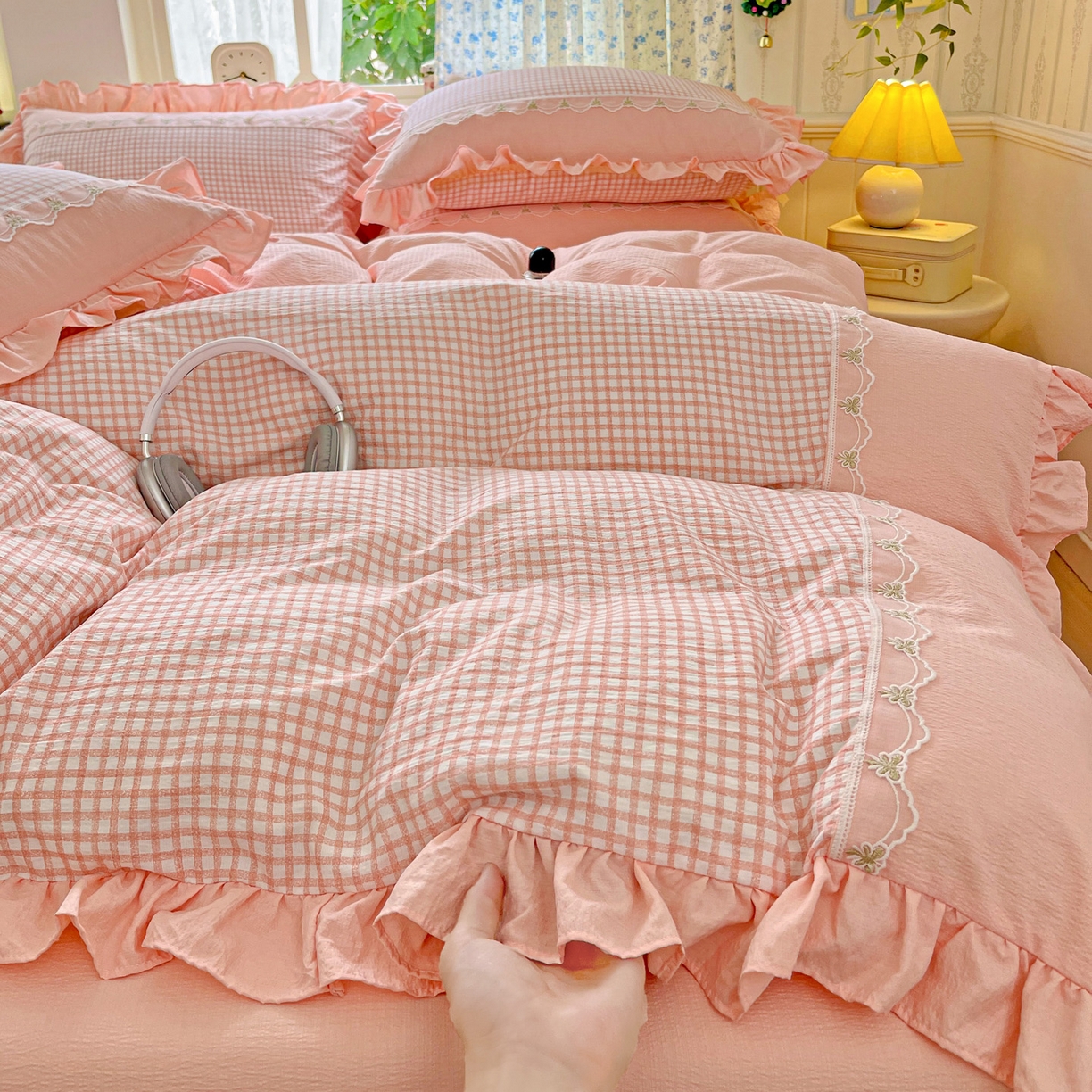 91家纺网 家纺一手货源 找家纺 娜娜 2025新款云感双层纱四件套 花格色谱