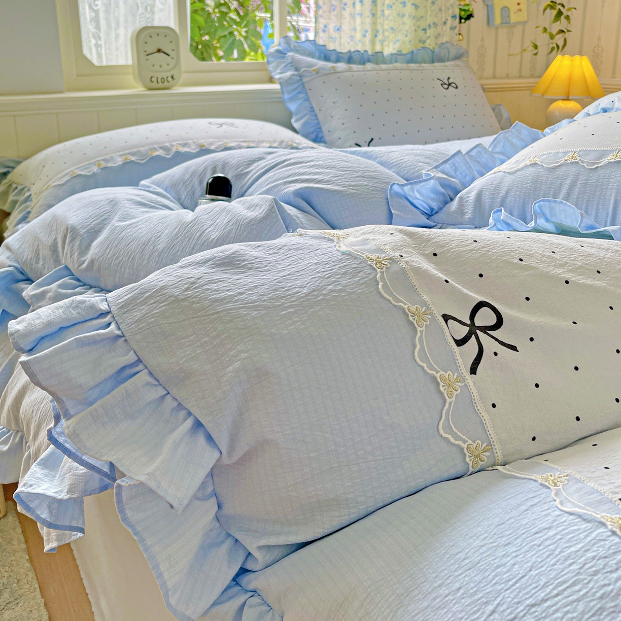 91家纺网 家纺一手货源 找家纺 娜娜 2025新款云感双层纱四件套 蓝蝶波雨