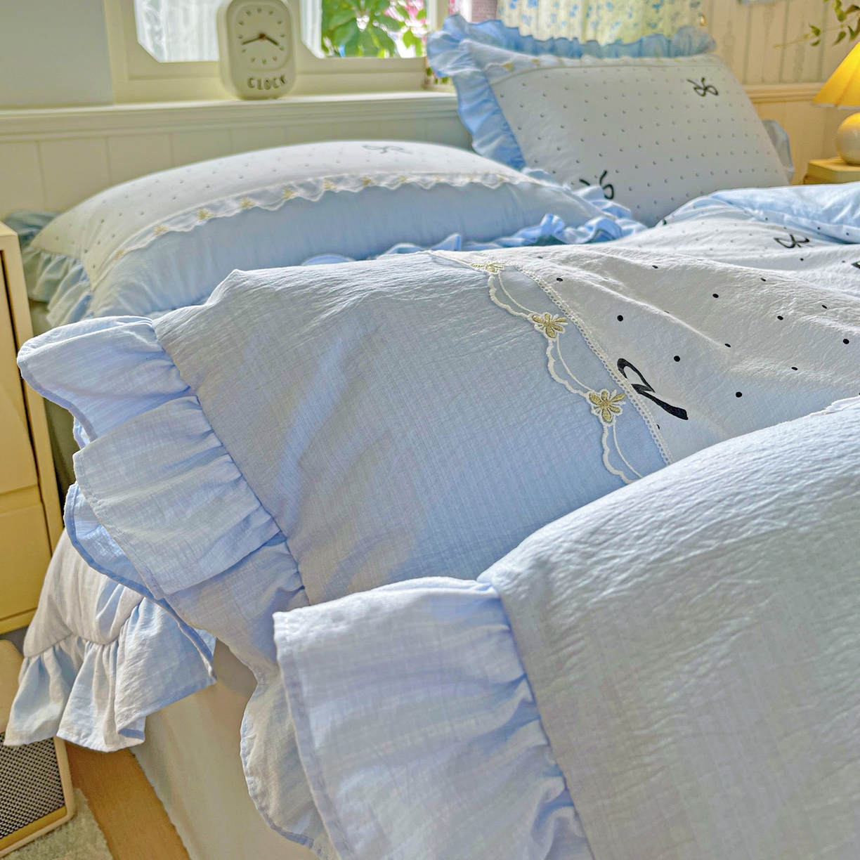 91家纺网 家纺一手货源 找家纺 娜娜 2025新款云感双层纱四件套 蓝蝶波雨