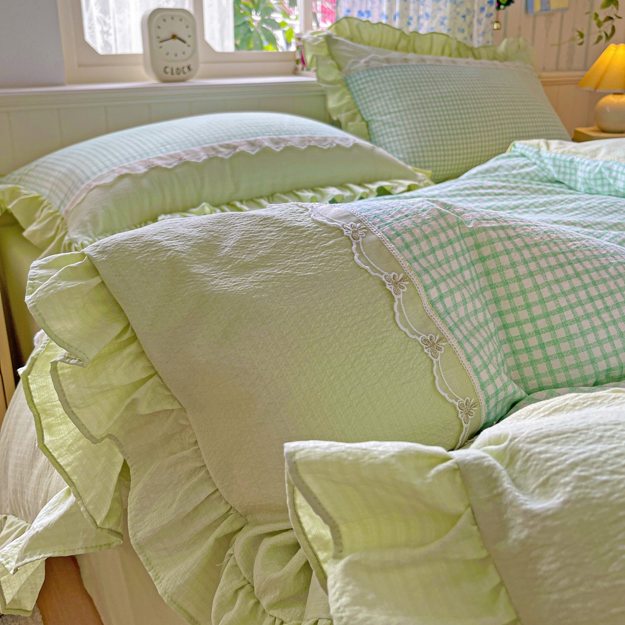 91家纺网 家纺一手货源 找家纺 娜娜 2025新款云感双层纱四件套 像素花园