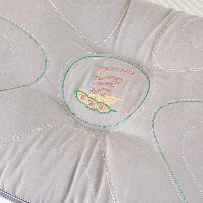 91家纺网 家纺一手货源 找家纺 蝶飞舞 2025新款高档款大豆护颈枕枕头枕芯护颈助眠枕 大豆护颈枕-灰色48*74cm/只 48*74cm