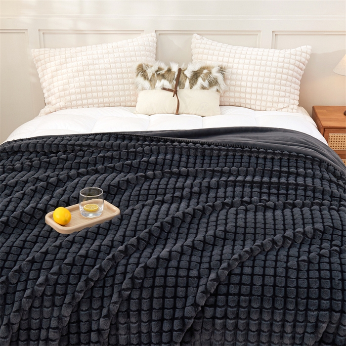 91家纺网 家纺一手货源 找家纺 （总）馨米莱家纺2025新款提花兔毛复合毯