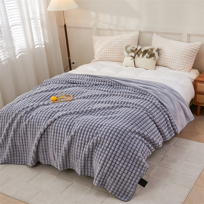 91家纺网 家纺一手货源 找家纺 馨米莱家纺2025新款提花兔毛复合毯 高级灰