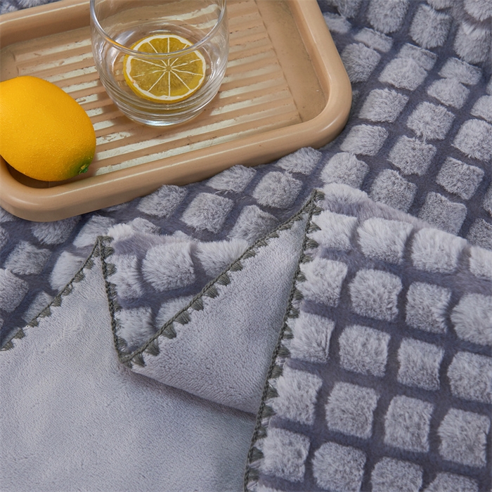 91家纺网 家纺一手货源 找家纺 馨米莱家纺2025新款提花兔毛复合毯 高级灰