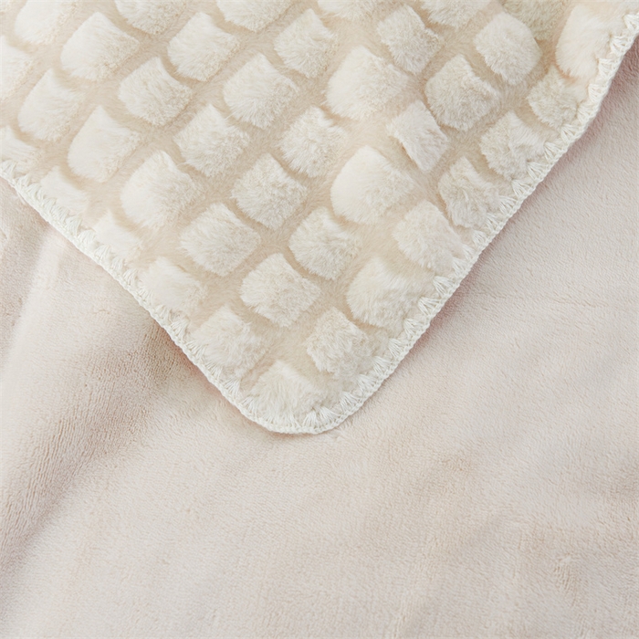 91家纺网 家纺一手货源 找家纺 馨米莱家纺2025新款提花兔毛复合毯 米白色