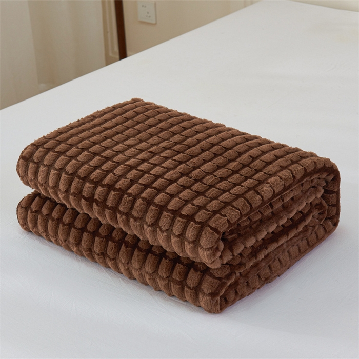 馨米莱家纺2025新款提花兔毛复合毯 驼褐色