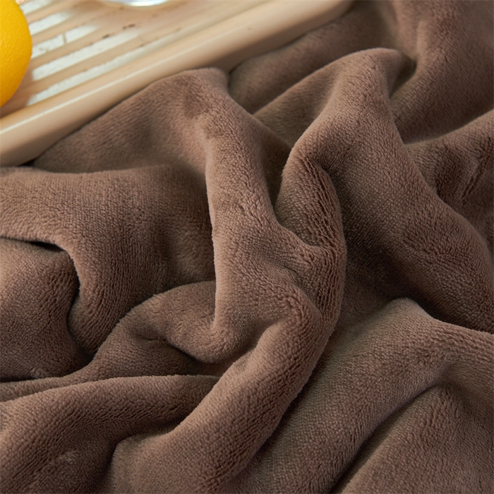 91家纺网 家纺一手货源 找家纺 馨米莱家纺2025新款提花兔毛复合毯 驼褐色