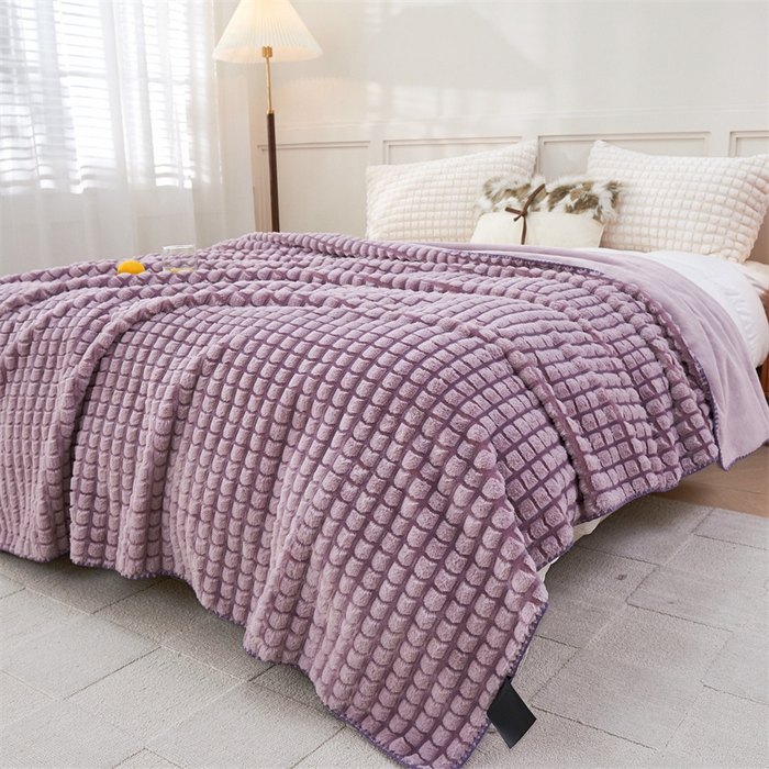 91家纺网 家纺一手货源 找家纺 馨米莱家纺2025新款提花兔毛复合毯 香芋紫