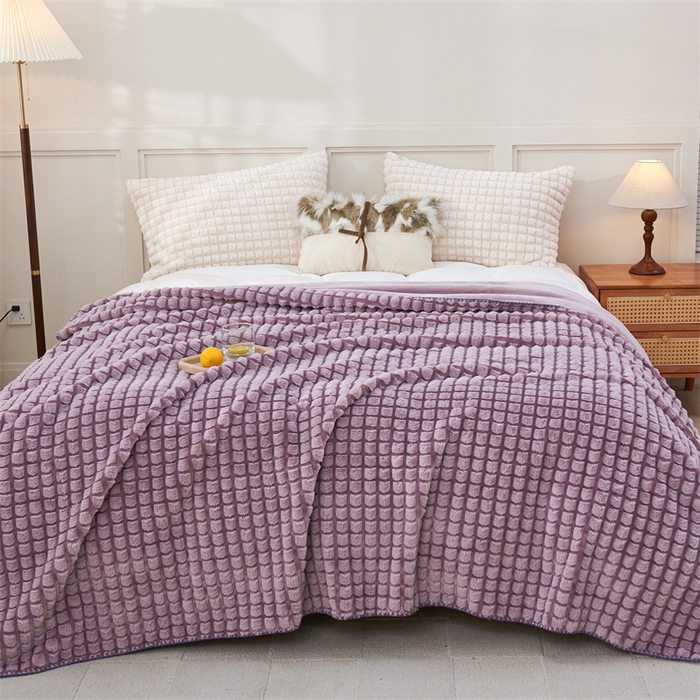 91家纺网 家纺一手货源 找家纺 馨米莱家纺2025新款提花兔毛复合毯 香芋紫