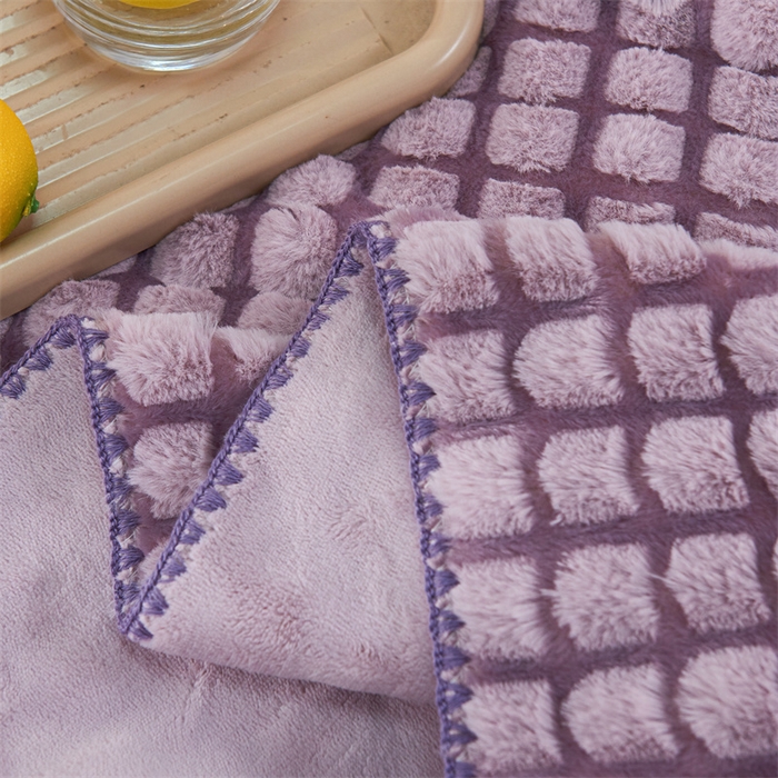 91家纺网 家纺一手货源 找家纺 馨米莱家纺2025新款提花兔毛复合毯 香芋紫