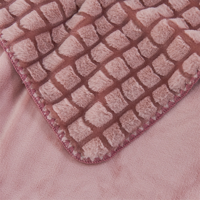 91家纺网 家纺一手货源 找家纺 馨米莱家纺2025新款提花兔毛复合毯 樱花粉
