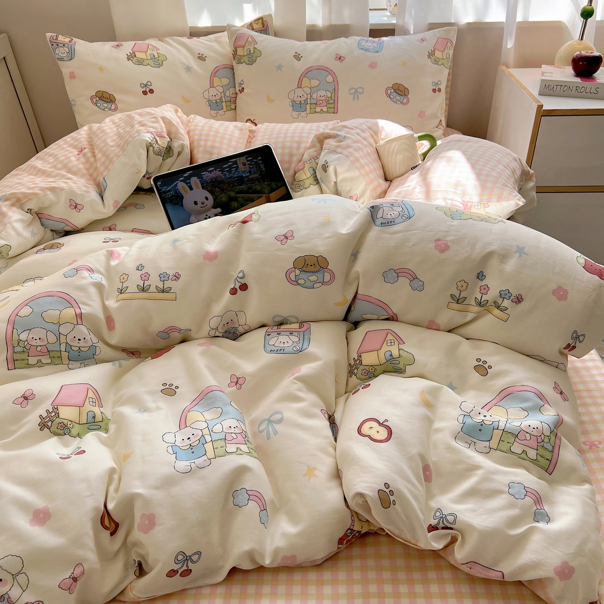 91家纺网 家纺一手货源 找家纺 六巷胡同 2025新款INS卡通减龄可爱风全棉四件套（开学季系列） 动漫派对熊