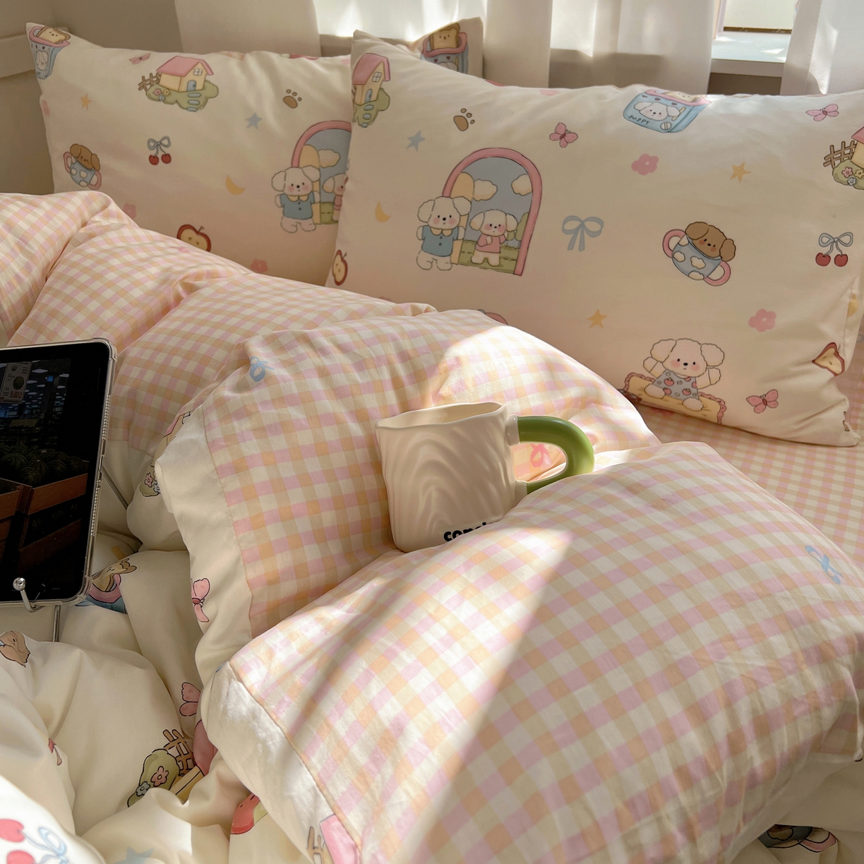 91家纺网 家纺一手货源 找家纺 六巷胡同 2025新款INS卡通减龄可爱风全棉四件套（开学季系列） 动漫派对熊