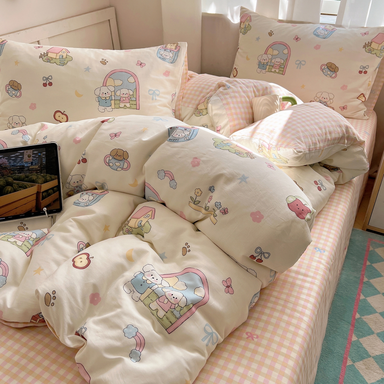 91家纺网 家纺一手货源 找家纺 六巷胡同 2025新款INS卡通减龄可爱风全棉四件套（开学季系列） 动漫派对熊