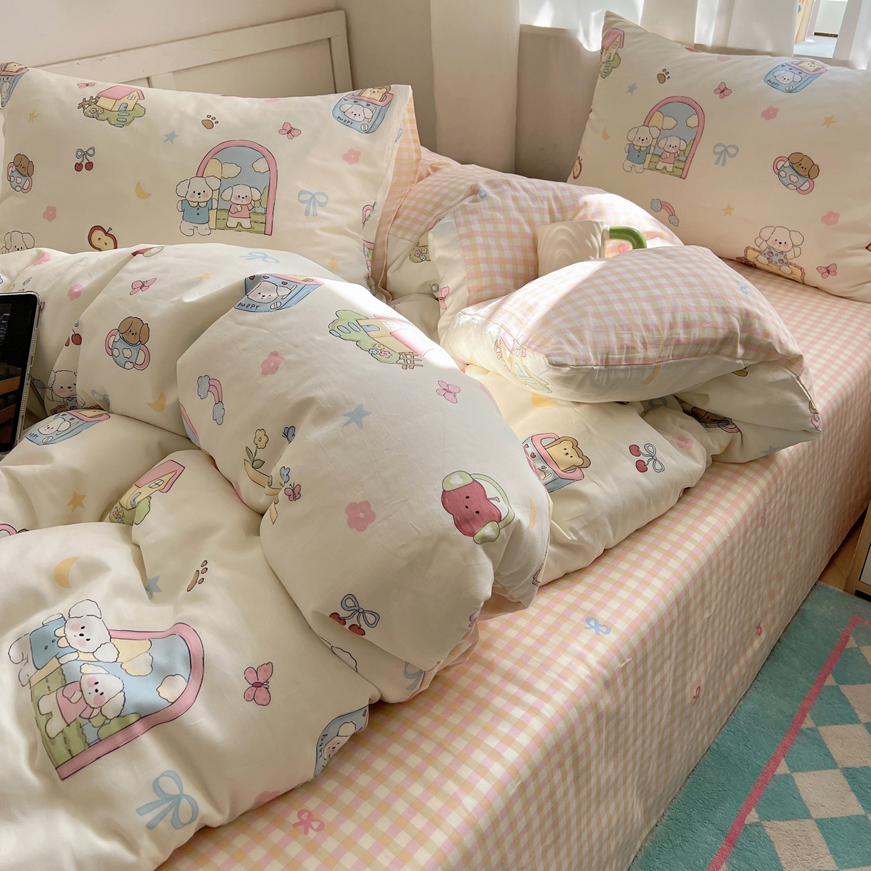 91家纺网 家纺一手货源 找家纺 六巷胡同 2025新款INS卡通减龄可爱风全棉四件套（开学季系列） 动漫派对熊