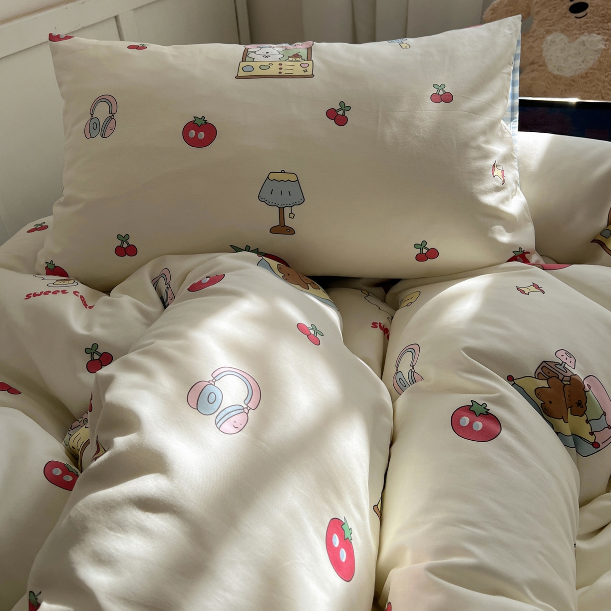 91家纺网 家纺一手货源 找家纺 六巷胡同 2025新款INS卡通减龄可爱风全棉四件套（开学季系列） 狗狗甜品屋