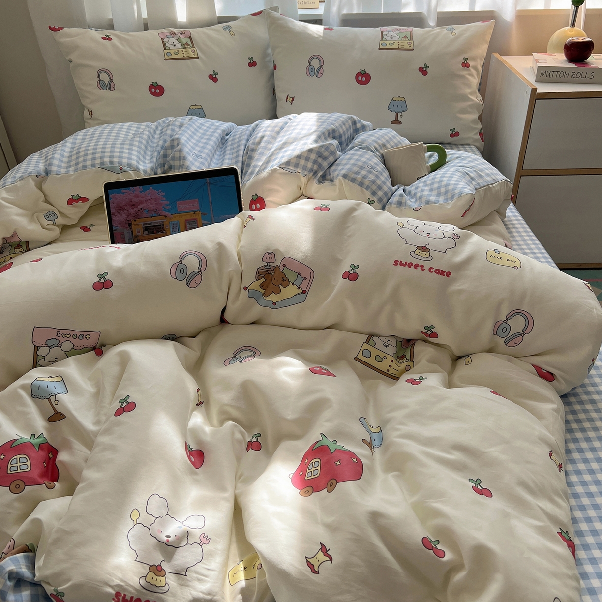 91家纺网 家纺一手货源 找家纺 六巷胡同 2025新款INS卡通减龄可爱风全棉四件套（开学季系列） 狗狗甜品屋