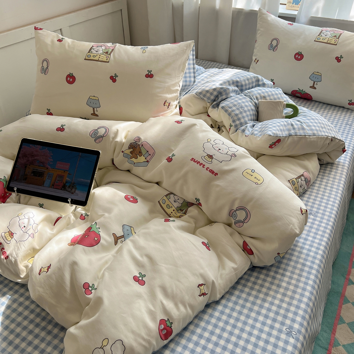 91家纺网 家纺一手货源 找家纺 六巷胡同 2025新款INS卡通减龄可爱风全棉四件套（开学季系列） 狗狗甜品屋