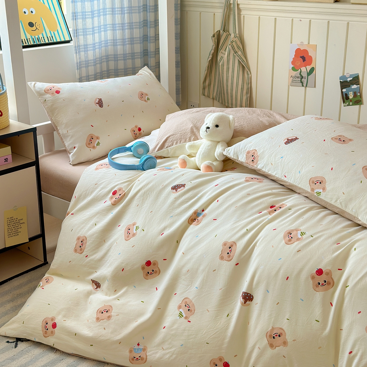 91家纺网 家纺一手货源 找家纺 沐芷 2025 开学季学生宿舍三件套 水洗棉四件套被套床单 蛋糕熊熊