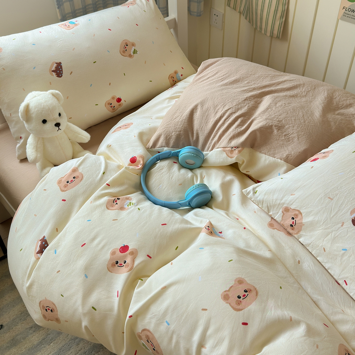 91家纺网 家纺一手货源 找家纺 沐芷 2025 开学季学生宿舍三件套 水洗棉四件套被套床单 蛋糕熊熊