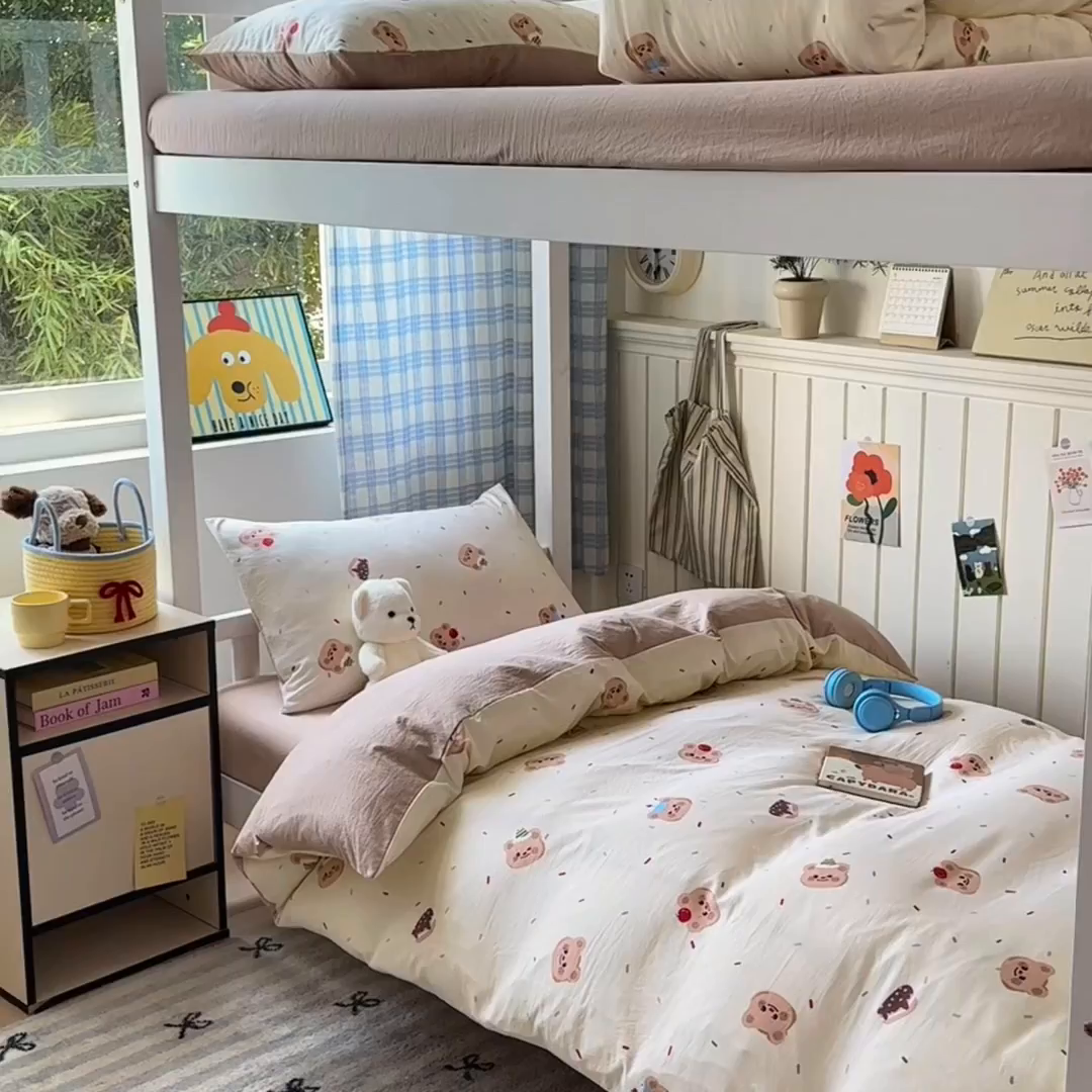 91家纺网 家纺一手货源 找家纺 沐芷 2025 开学季学生宿舍三件套 水洗棉四件套被套床单 蛋糕熊熊