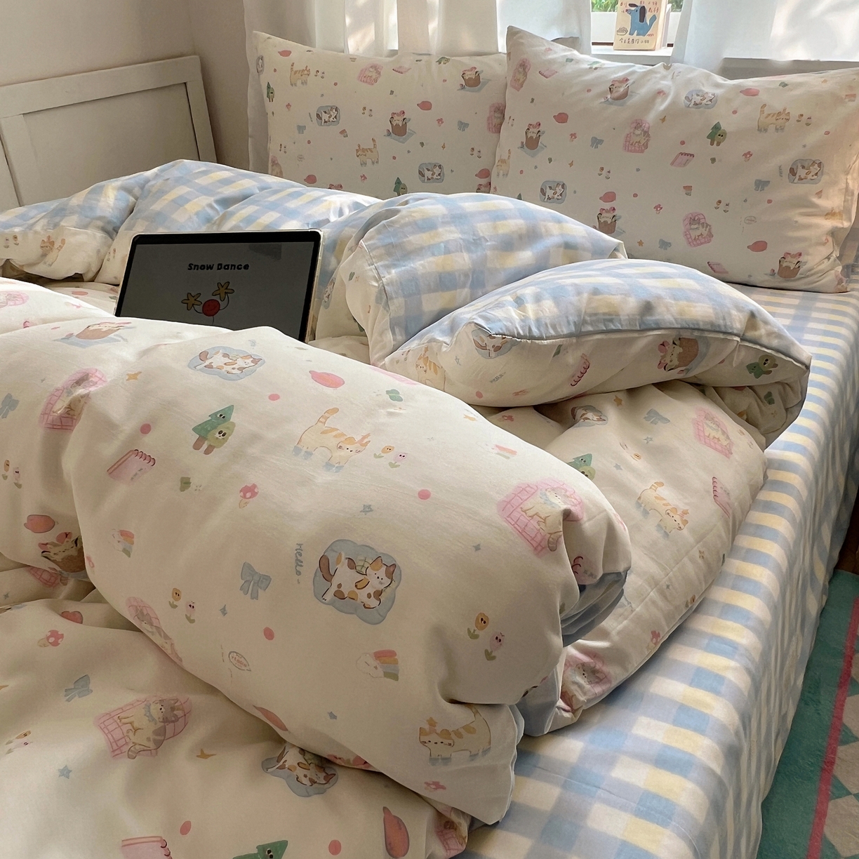 91家纺网 家纺一手货源 找家纺 六巷胡同 2025新款INS卡通减龄可爱风全棉四件套（开学季系列） 沙发慵懒猫