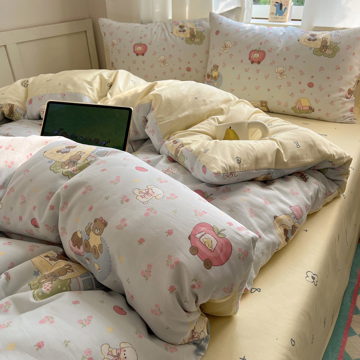 91家纺网 家纺一手货源 找家纺 六巷胡同 2025新款INS卡通减龄可爱风全棉四件套（开学季系列） 卧室碎花熊