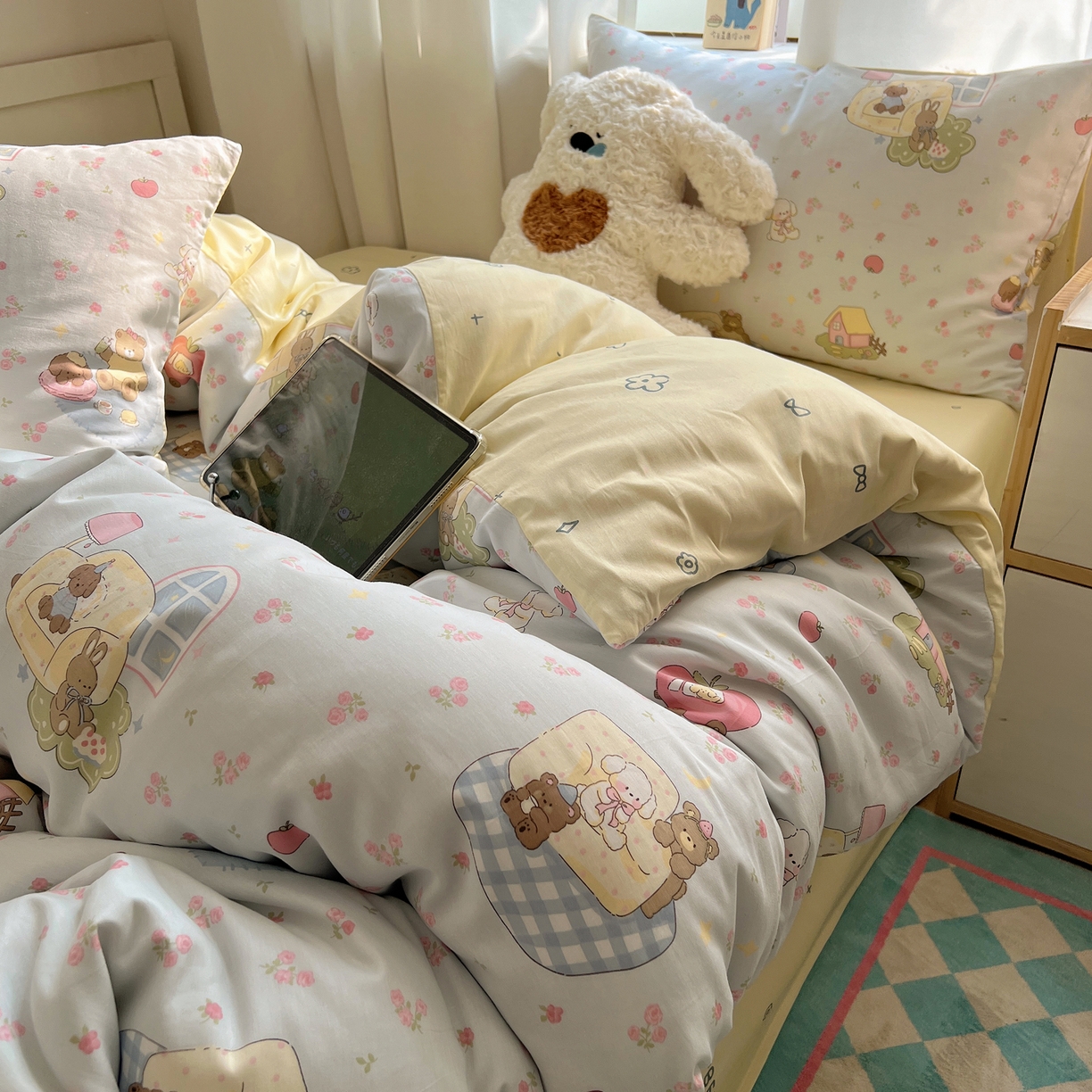 91家纺网 家纺一手货源 找家纺 六巷胡同 2025新款INS卡通减龄可爱风全棉四件套（开学季系列） 卧室碎花熊