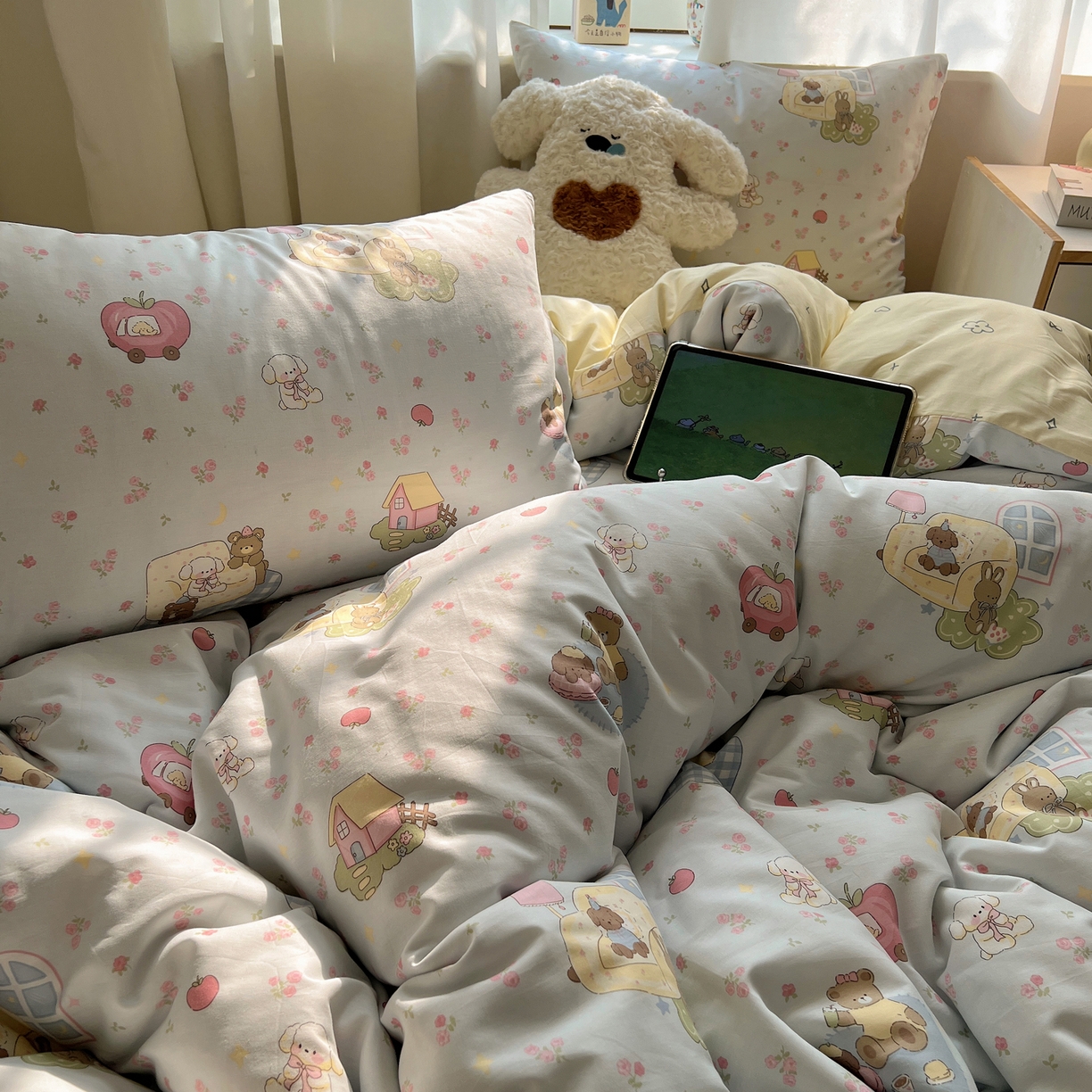 91家纺网 家纺一手货源 找家纺 六巷胡同 2025新款INS卡通减龄可爱风全棉四件套（开学季系列） 卧室碎花熊