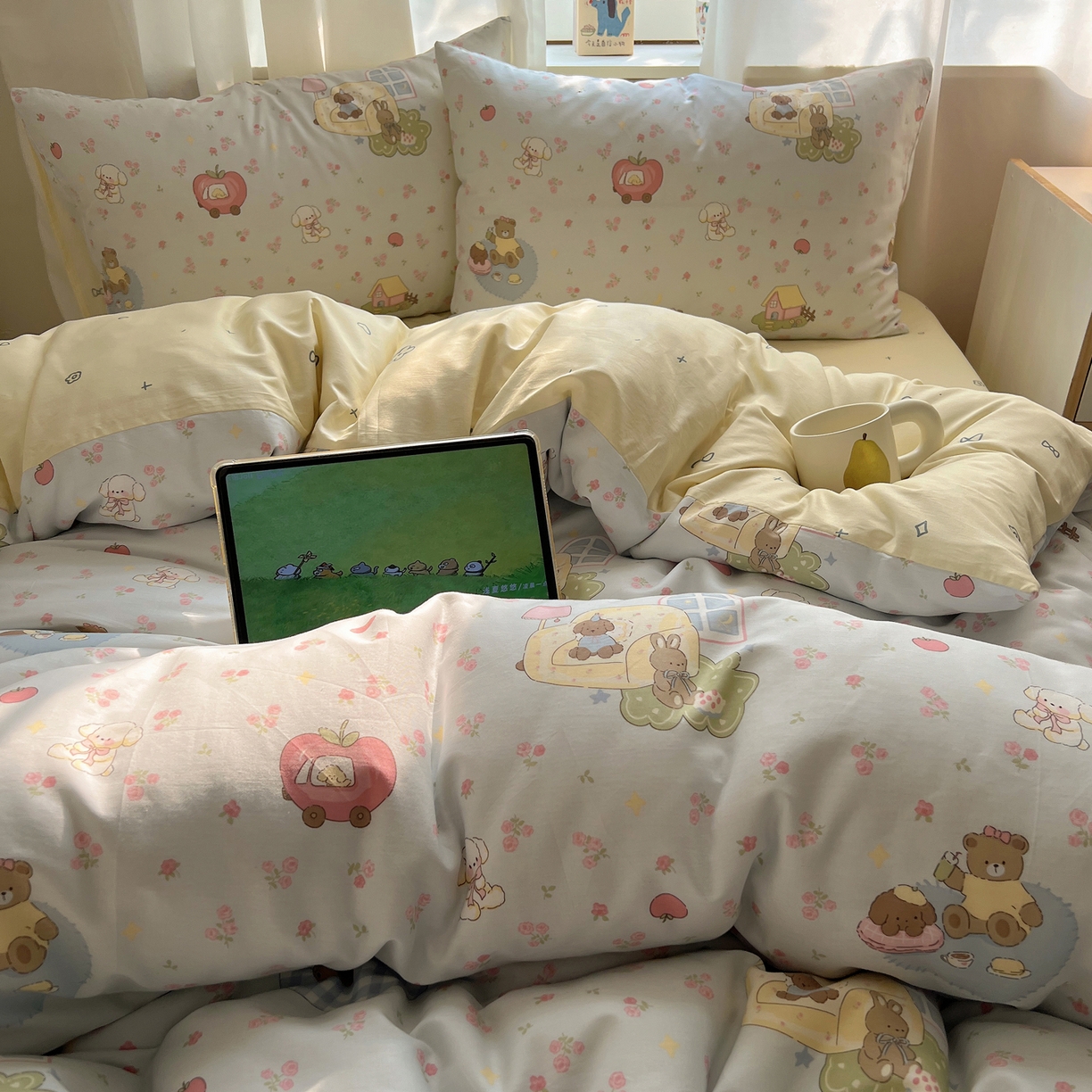 91家纺网 家纺一手货源 找家纺 六巷胡同 2025新款INS卡通减龄可爱风全棉四件套（开学季系列） 卧室碎花熊