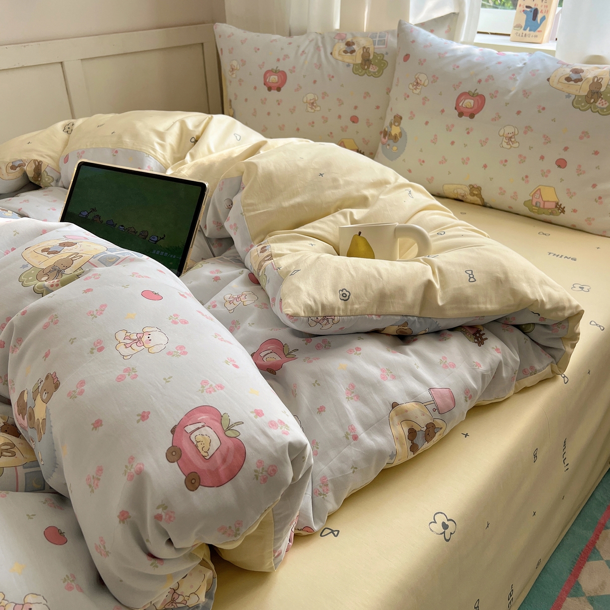 91家纺网 家纺一手货源 找家纺 六巷胡同 2025新款INS卡通减龄可爱风全棉四件套（开学季系列） 卧室碎花熊