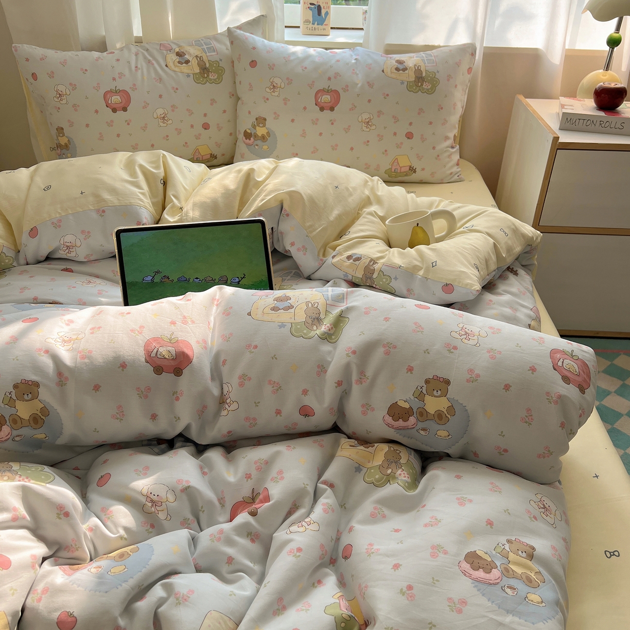 91家纺网 家纺一手货源 找家纺 六巷胡同 2025新款INS卡通减龄可爱风全棉四件套（开学季系列） 卧室碎花熊