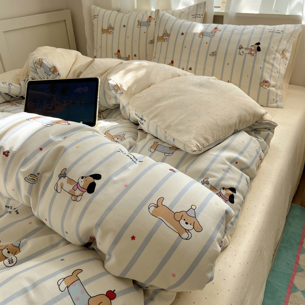 91家纺网 家纺一手货源 找家纺 六巷胡同 2025新款INS卡通减龄可爱风全棉四件套（开学季系列） 星星腊肠狗